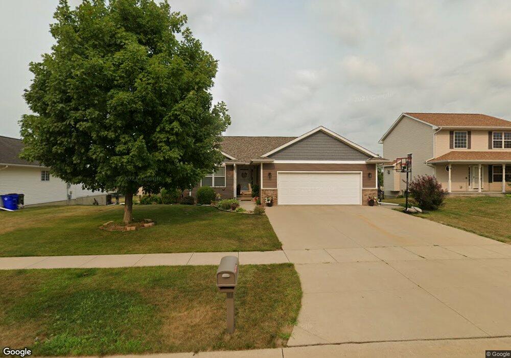 3608 Eagle Rd SW, Cedar Rapids, IA 52404 - photo 1
