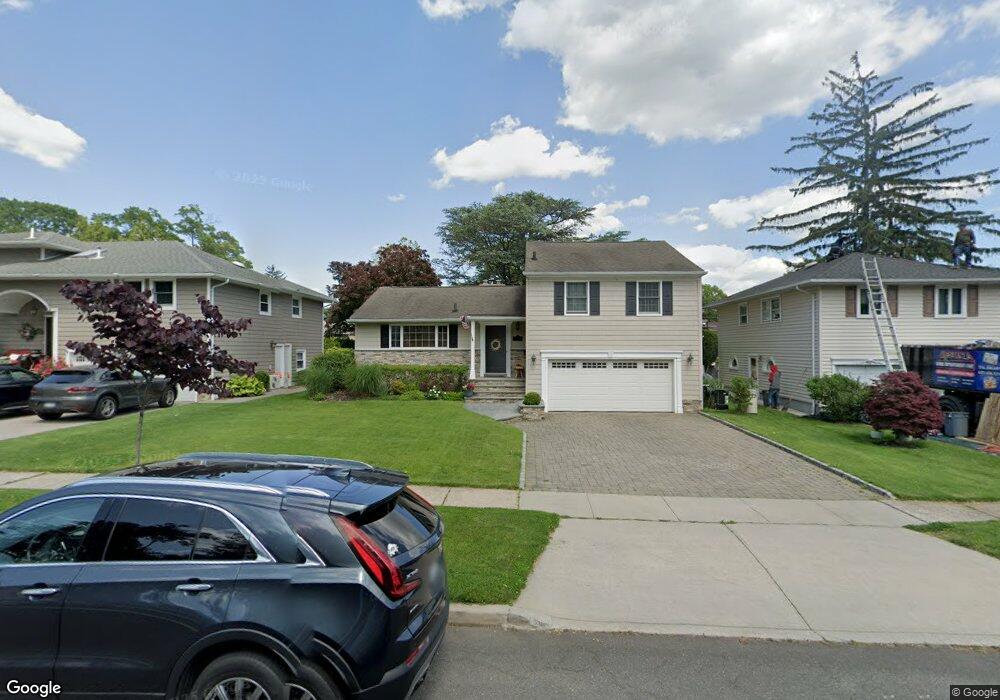 205 Wetherill Rd, Garden City, NY 11530 - photo 1