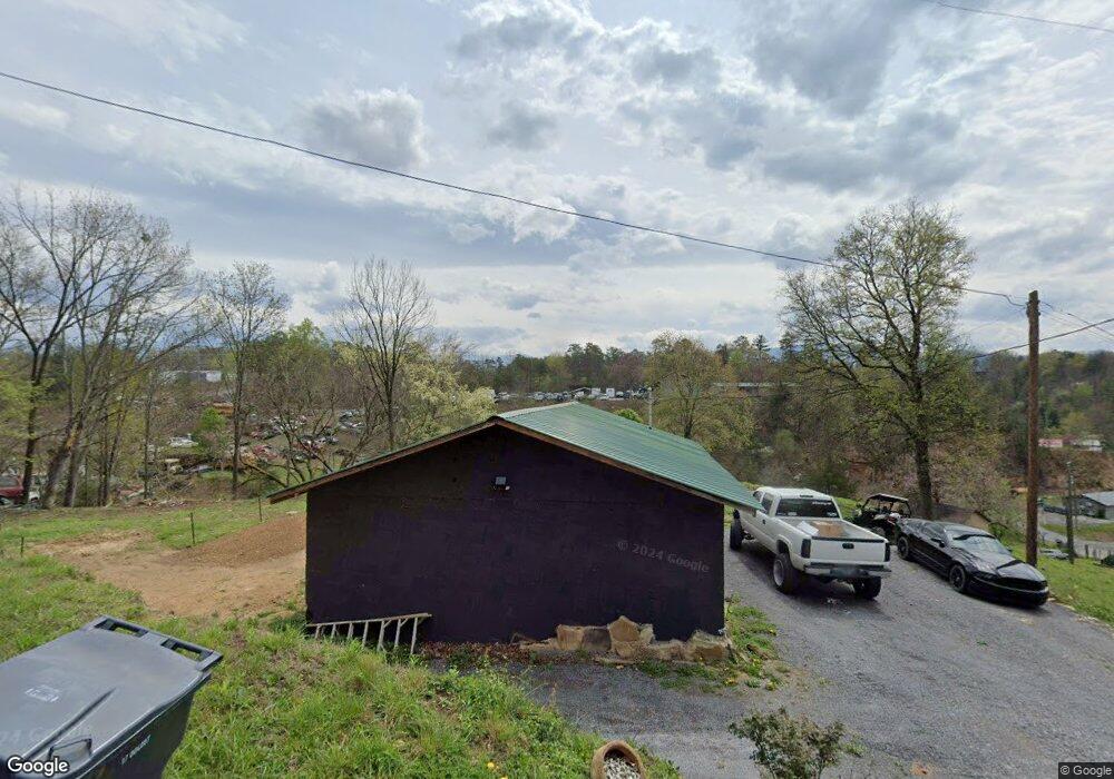 1302 Junior McCarter Dr, Pigeon Forge, TN 37863 - photo 1