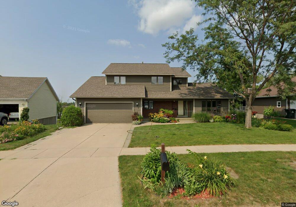 3380 Oriole Ct NE, Cedar Rapids, IA 52402 - photo 1