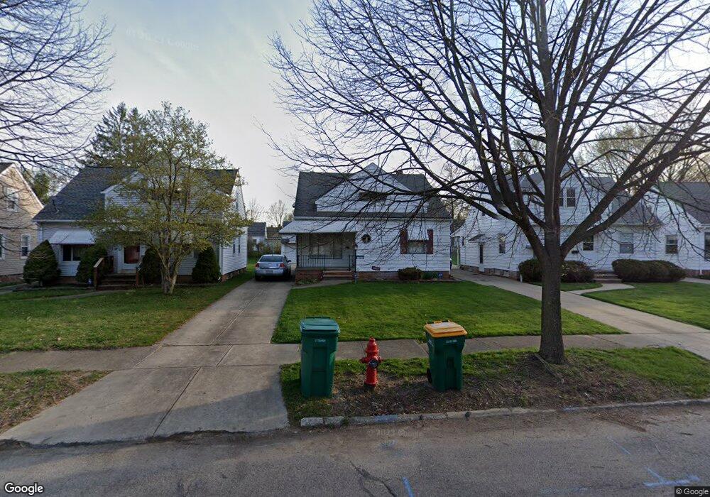 17813 Dalewood Ave, Maple Heights, OH 44137 - photo 1