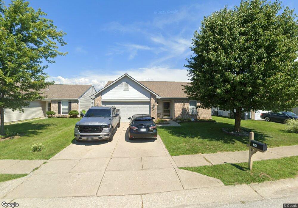 796 Spruce Dr, Greenwood, IN 46143 - photo 1