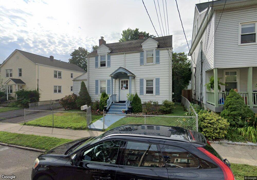 86 Nash Ln, Bridgeport, CT 06605 - photo 1