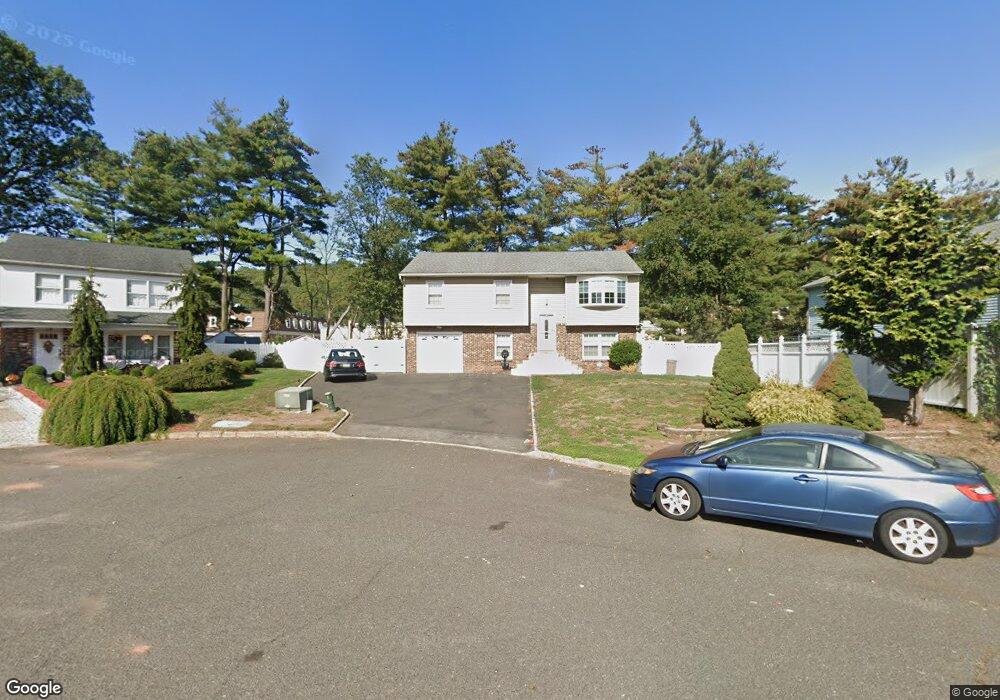 8 Challenger Ct, North Plainfield, NJ 07060 - photo 1