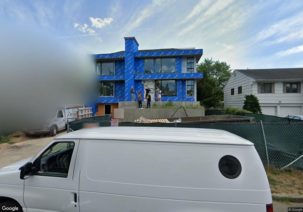 227 Juniper Cir S, Lawrence, NY 11559 - photo 1