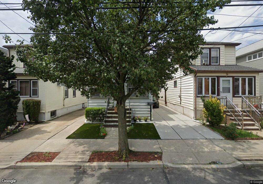 9246 246th St, Floral Park, NY 11001 - photo 1