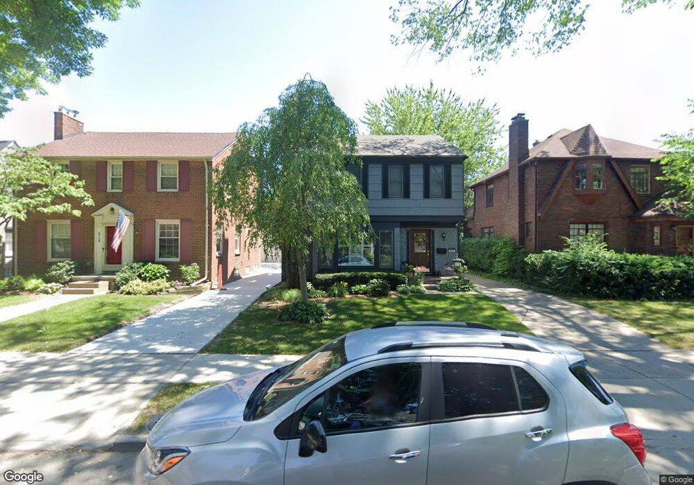 424 Fisher Rd, Grosse Pointe Farms, MI 48230 - photo 1