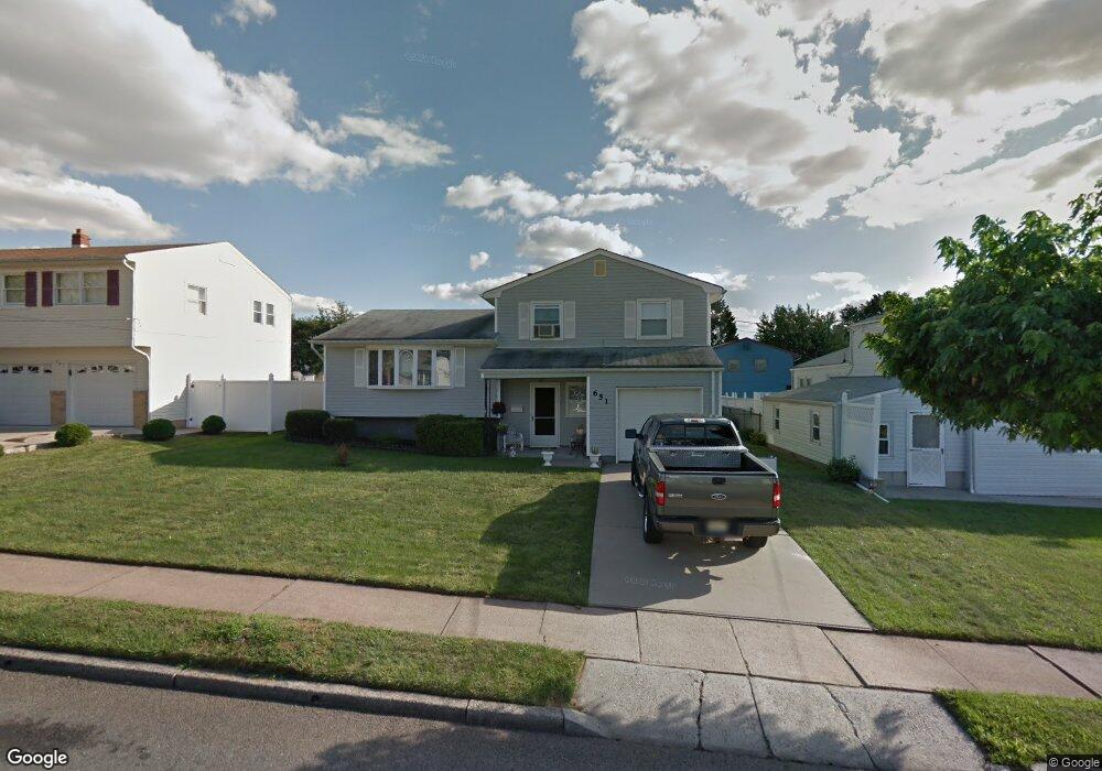 651 Hornsby Ave, Perth Amboy, NJ 08861 - photo 1