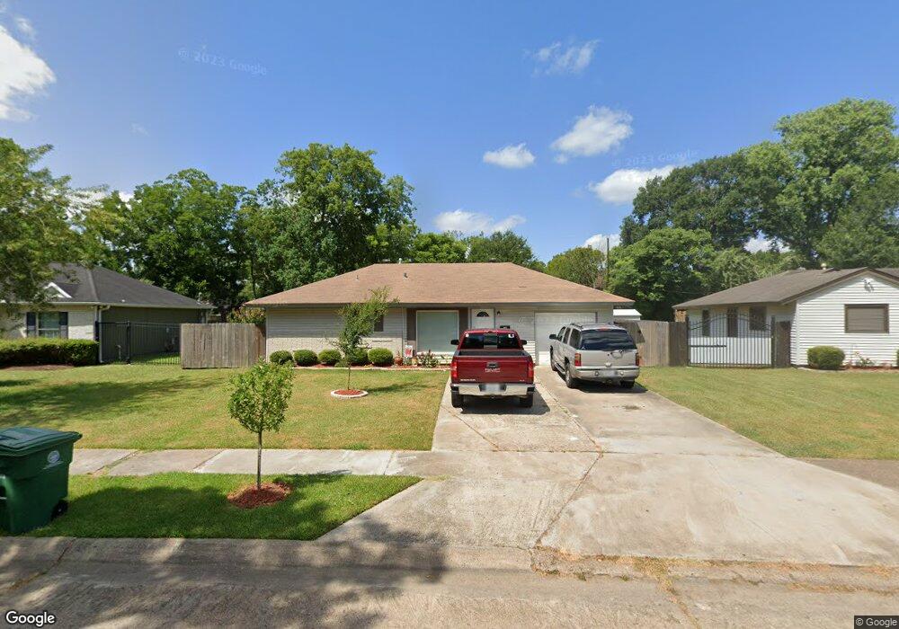 10906 Newton St, Houston, TX 77075 - photo 1