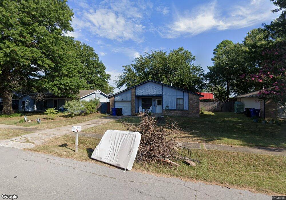 726 W Commercial St, Broken Arrow, OK 74012 - photo 1