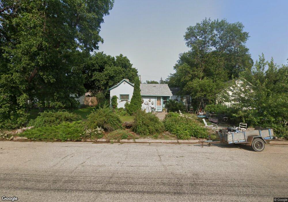 405 8th Ave SE, Jamestown, ND 58401 - photo 1