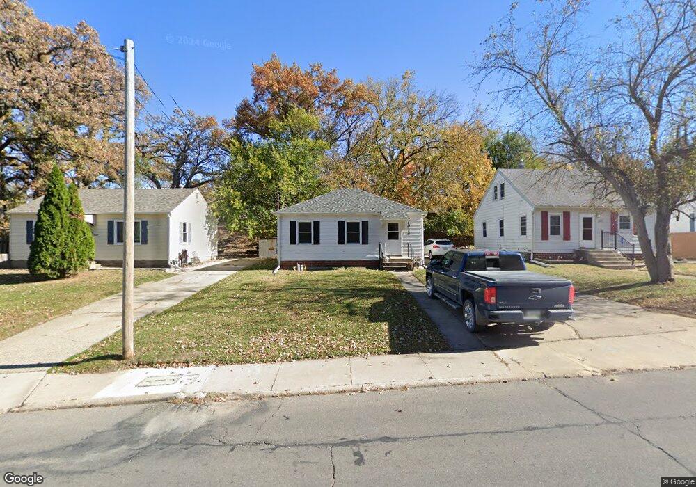 1016 1st St N, Newton, IA 50208 - photo 1