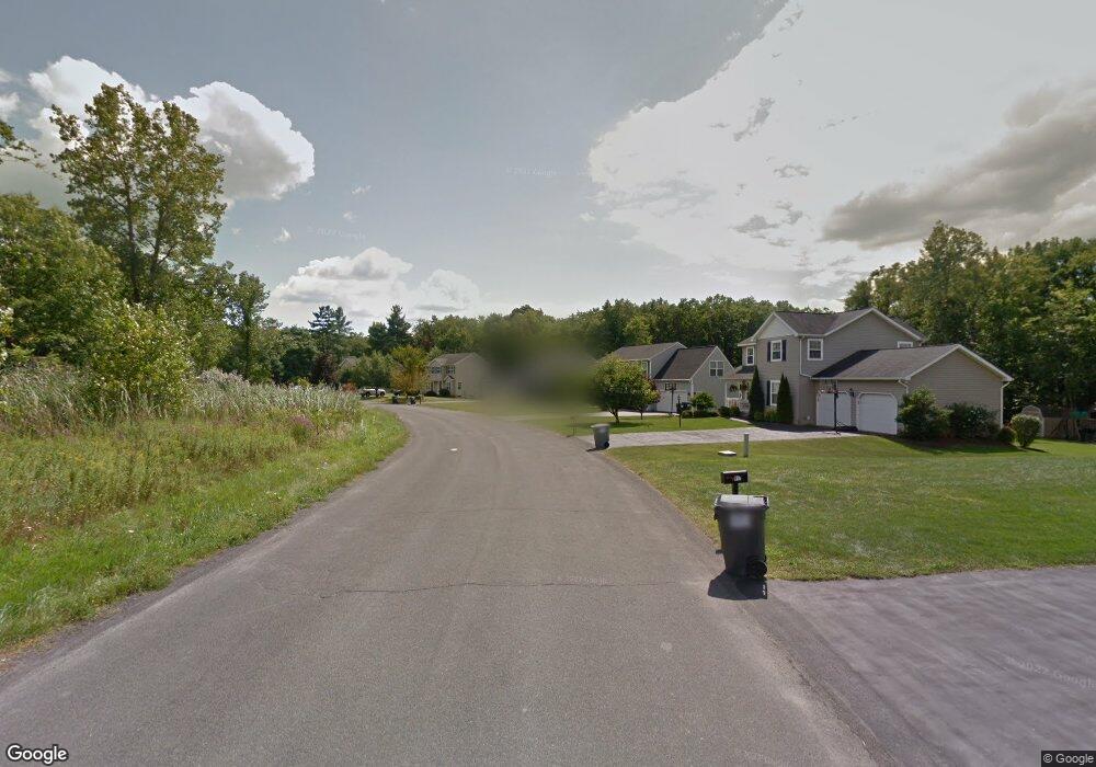 L922 Ridgeview Cir, Schodack, NY 12033 - photo 1