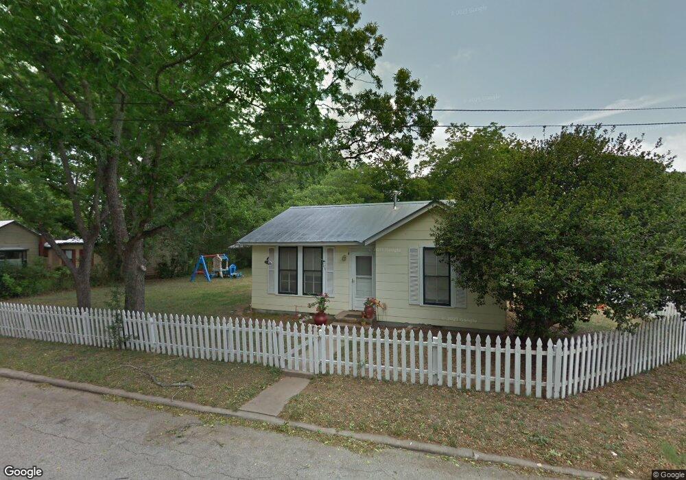 608 N Edison St, Fredericksburg, TX 78624 - photo 1