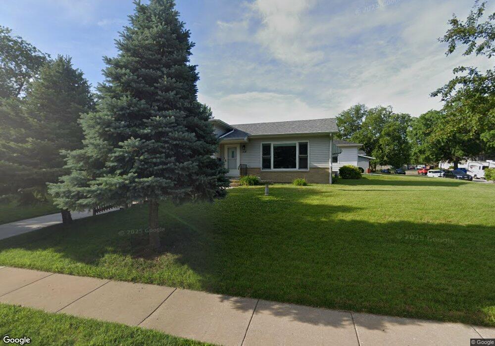 2121 W Central Park Ave, Davenport, IA 52804 - photo 1