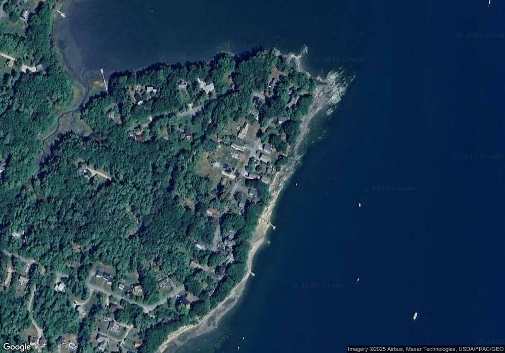 104 Maquoit Dr, Freeport, ME 04032 - photo 1