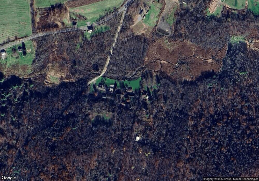 137 Cherrywood Ln, Dalton, PA 18414 - photo 1