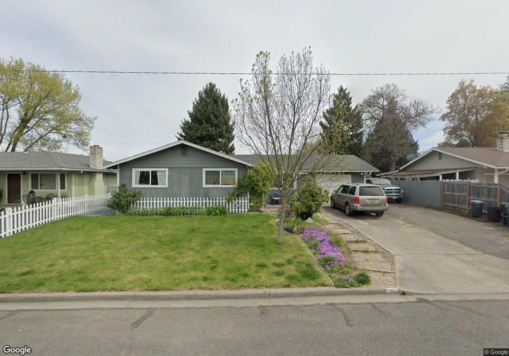 112 Saxbury Dr, Central Point, OR 97502 - photo 1