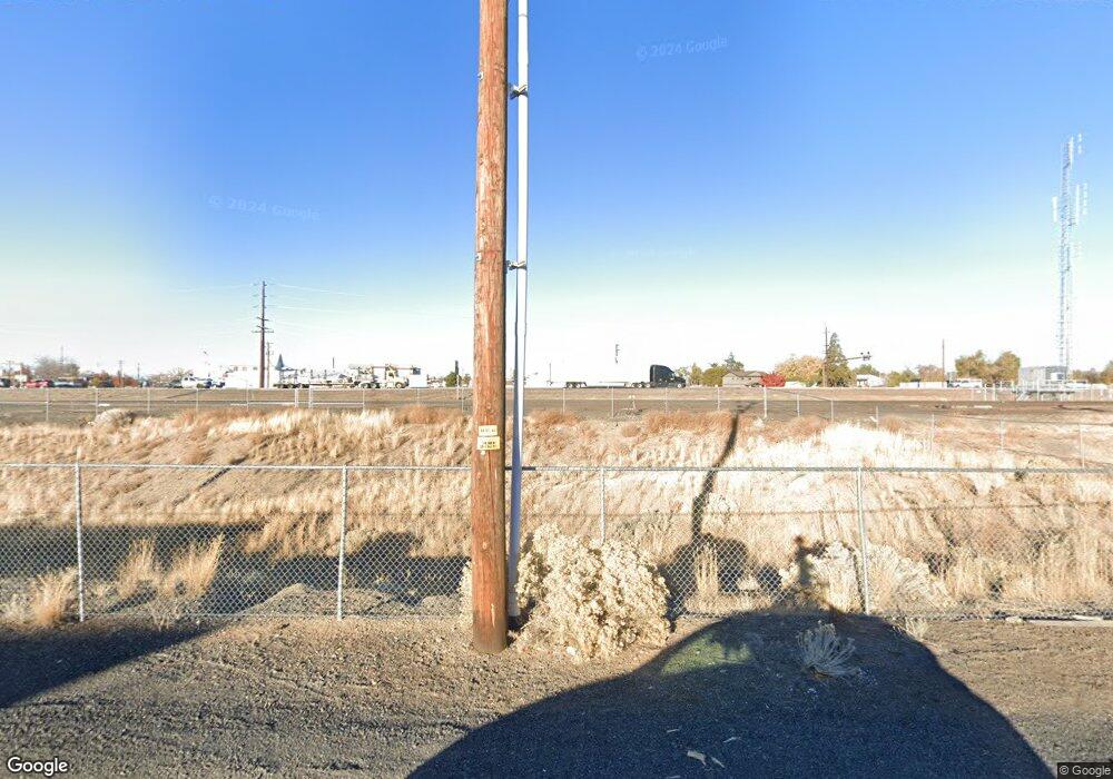 407 SE Railroad Blvd, Redmond, OR 97756 - photo 1