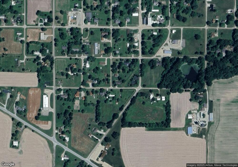 106 W Madison St, Shumway, IL 62461 - photo 1