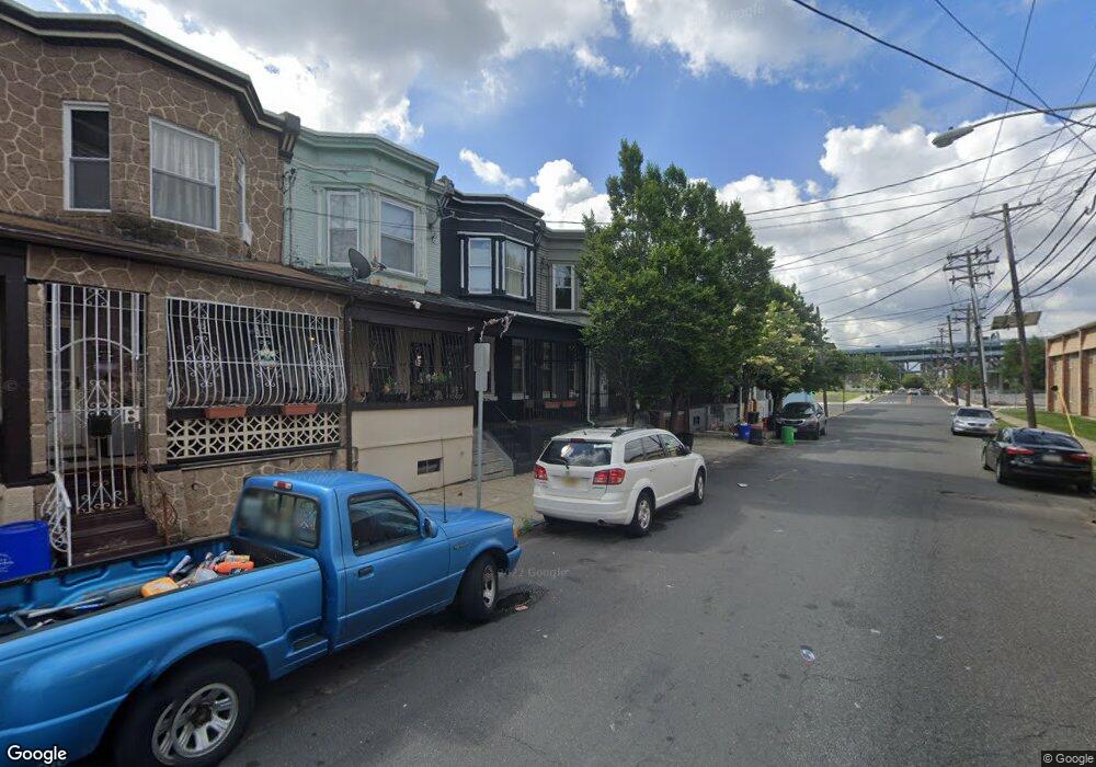 812 N Front St, Camden, NJ 08102 - photo 1