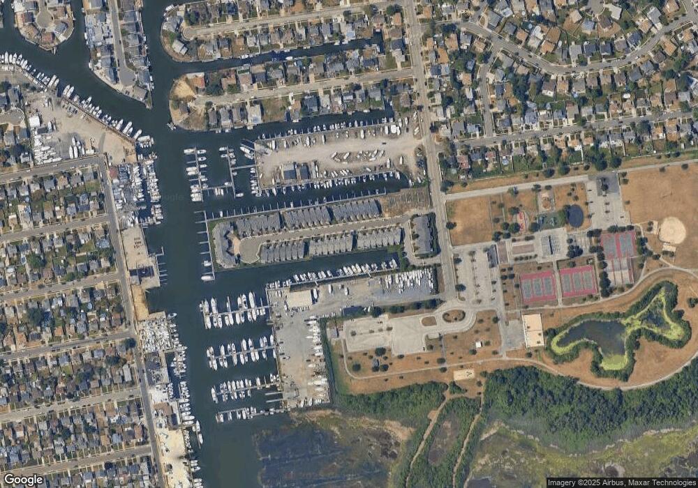 54 Ocean Watch Ct, Freeport, NY 11520 - photo 1