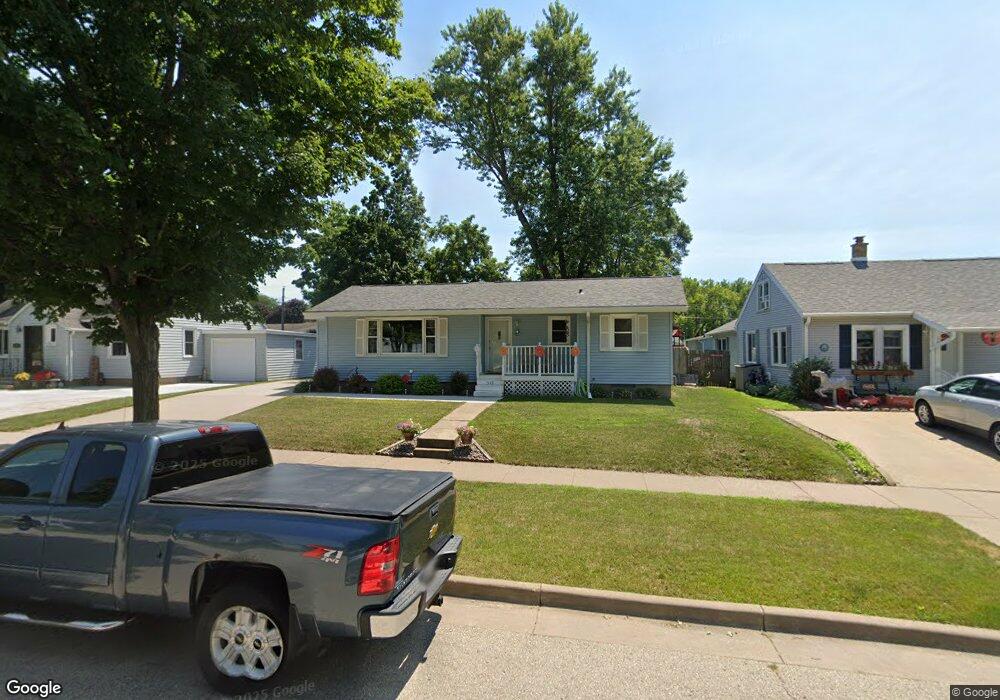 543 S 4th St, La Crescent, MN 55947 - photo 1