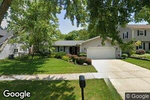 1540 Tulane Dr, Naperville, IL 60565