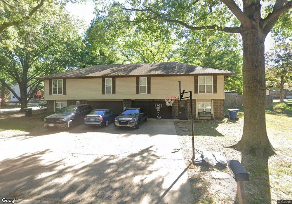 920 NW 13th St, Blue Springs, MO 64015 - photo 1