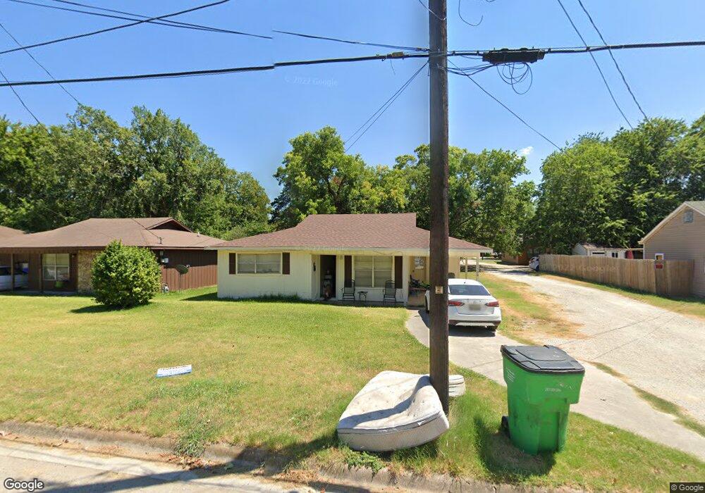1504 E Tennie St, Gainesville, TX 76240 - photo 1