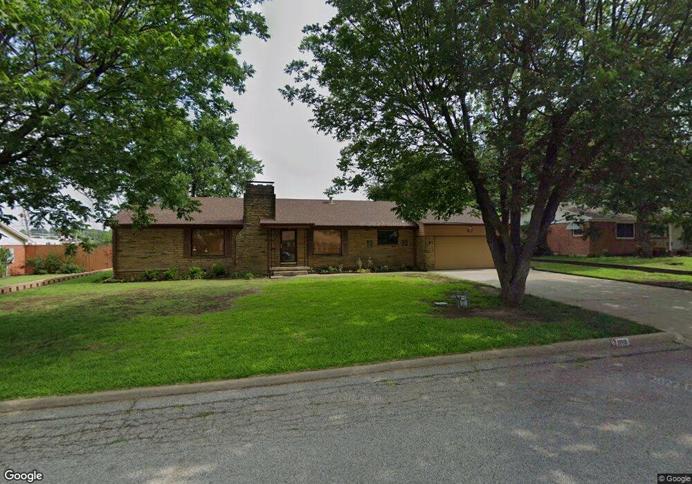 1110 S Meadow Dr, Ardmore, OK 73401 - photo 1