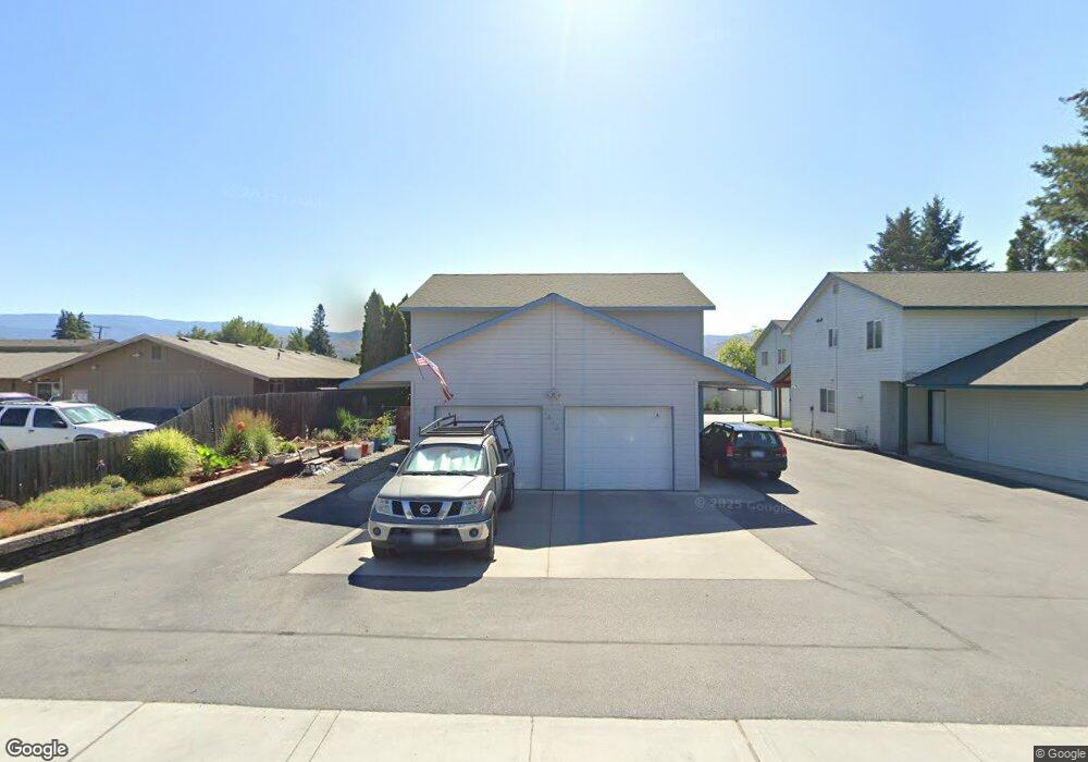1010 Dolfay Ln, East Wenatchee, WA 98802 - photo 1