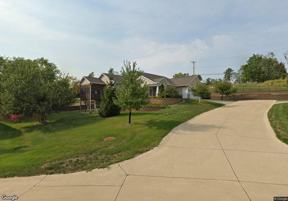 1532 Koehler Dr NW unit 2A, Cedar Rapids, IA 52405 - photo 1