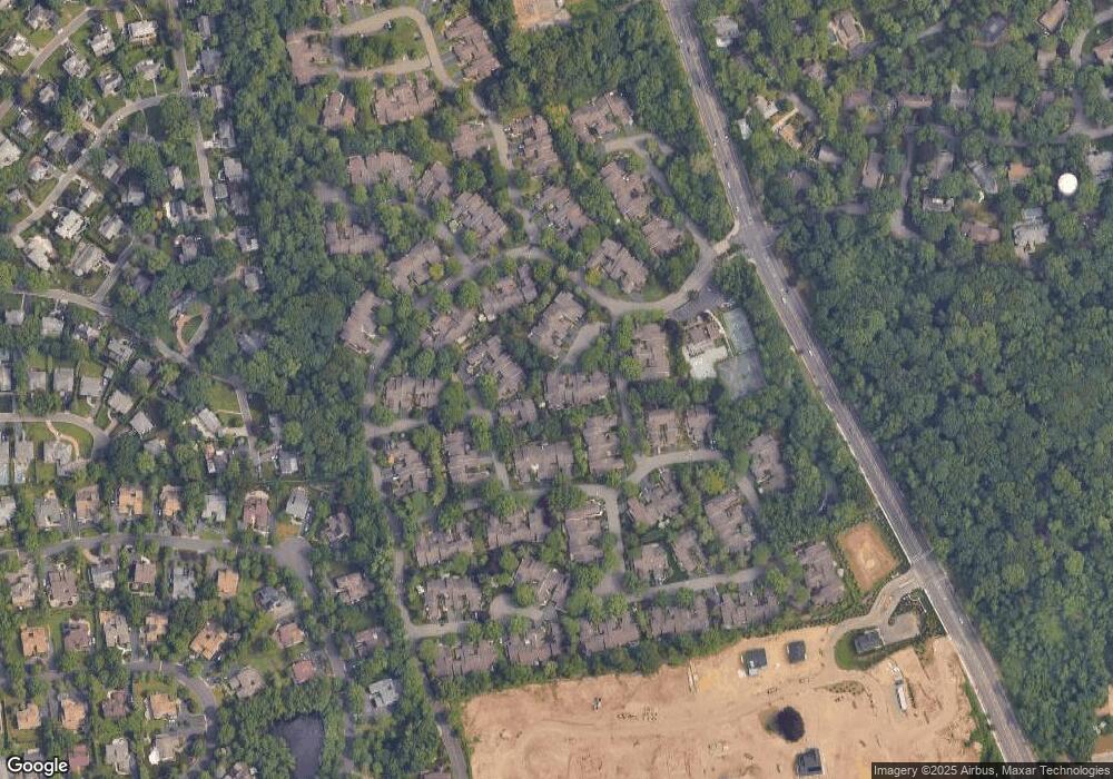 77 Eider Hill Ct, Manhasset, NY 11030 - photo 1