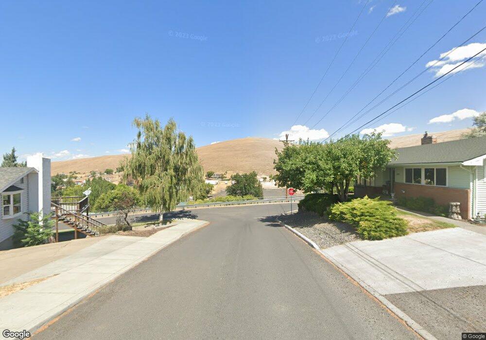 380 N Gilmore St, Heppner, OR 97836 - photo 1