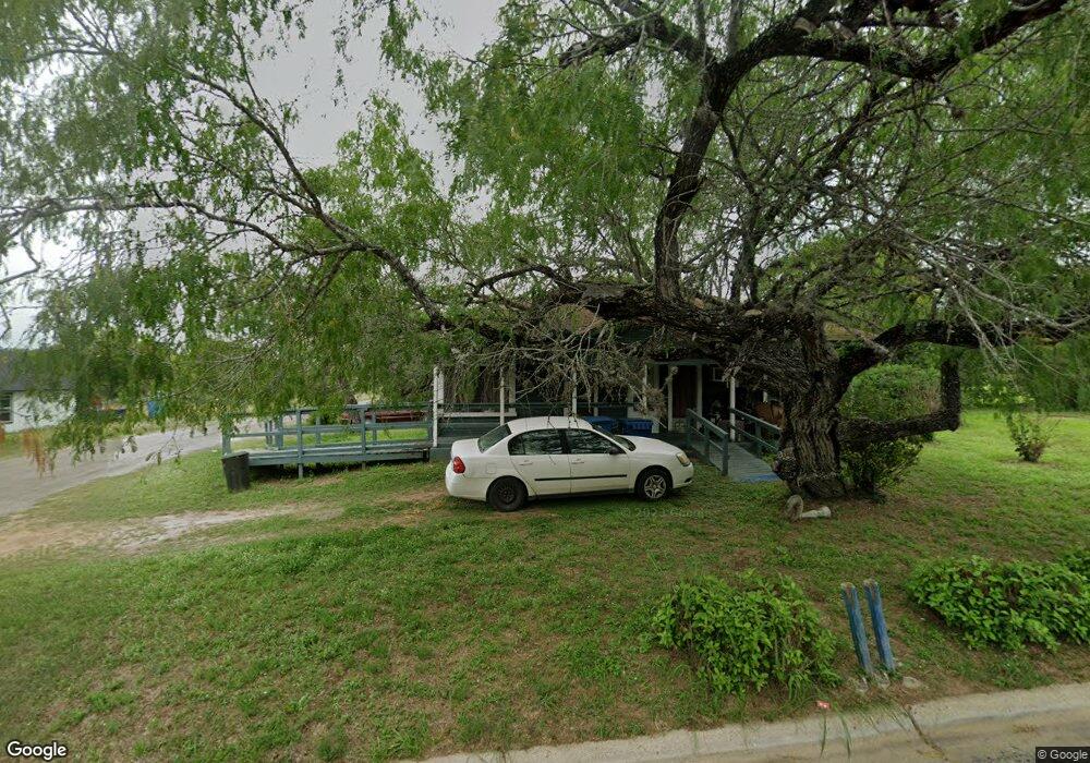 710 W Huntington St, Beeville, TX 78102 - photo 1