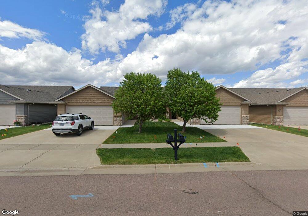 3704 Woodsedge St, Sioux Falls, SD 57108 - photo 1