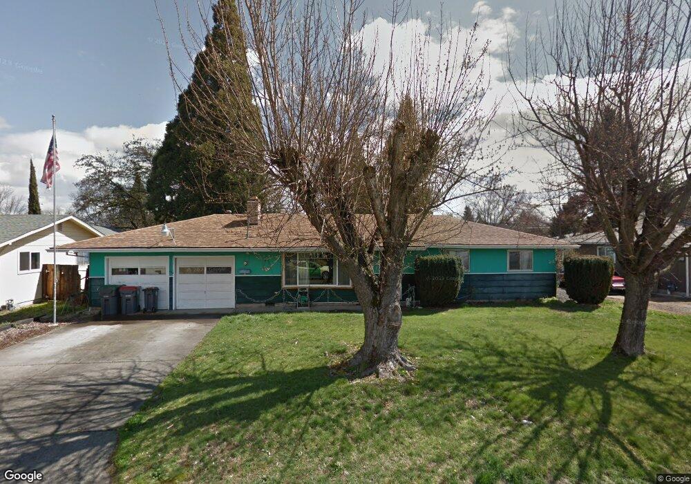 735 S 4th St, Central Point, OR 97502 - photo 1