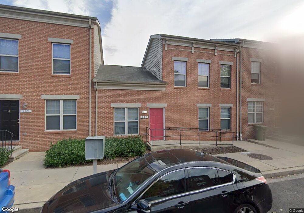 207 N Fremont Ave, Baltimore, MD 21201 - photo 1