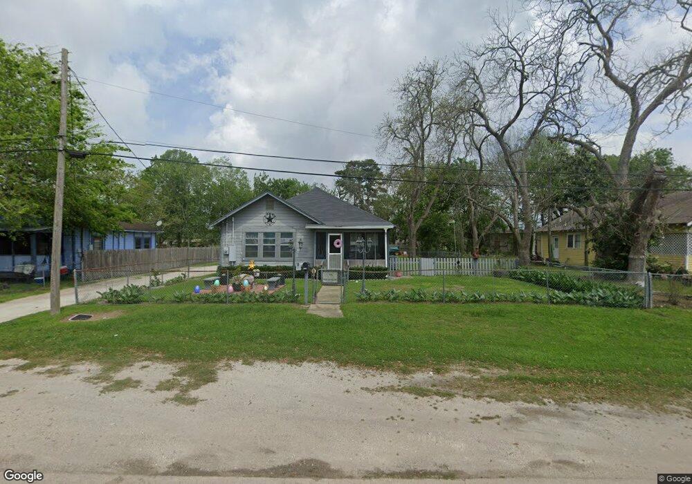 2513 9th St, Bay City, TX 77414 - photo 1