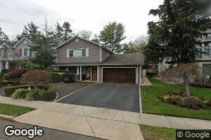 37 Sherwood Ln, Cedarhurst, NY 11516