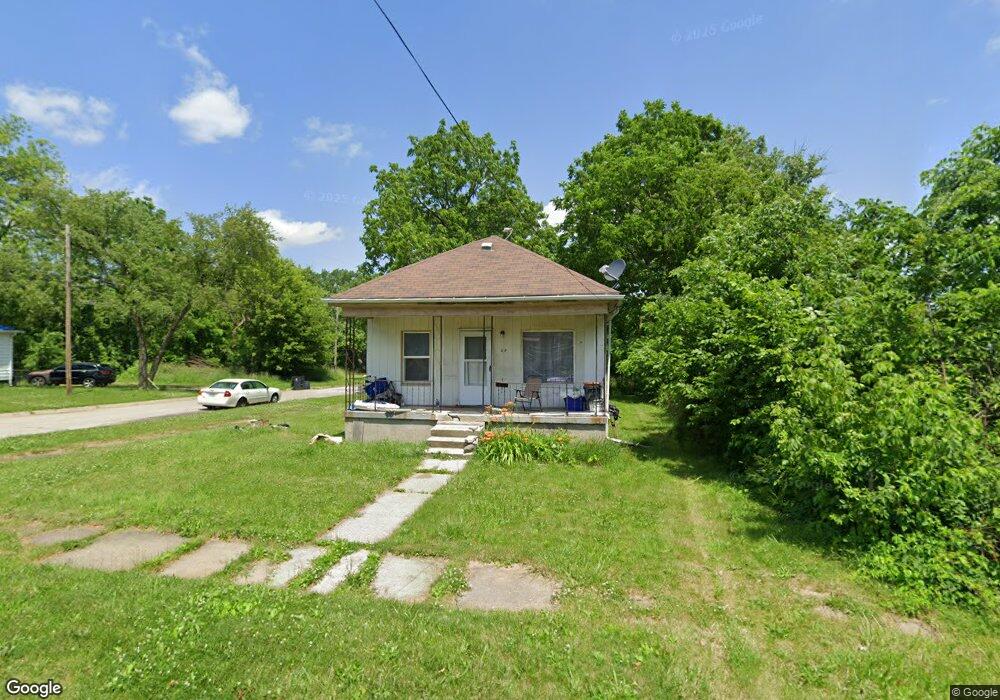 805 Pingree Ave, Flint, MI 48503 - photo 1