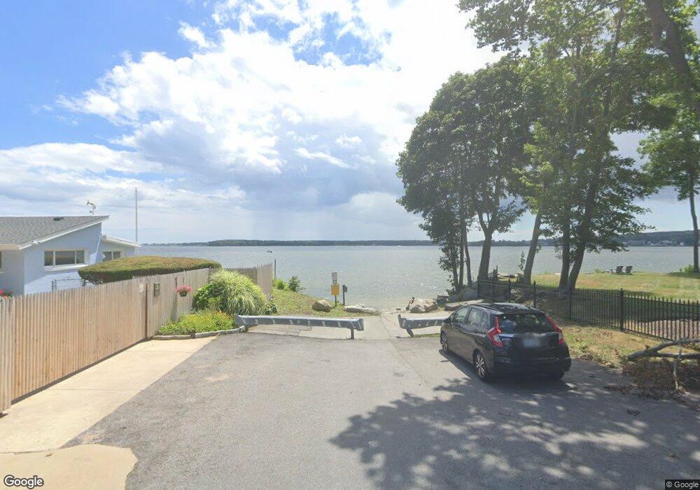 512 Nausauket Rd, Warwick, RI 02886 - photo 1