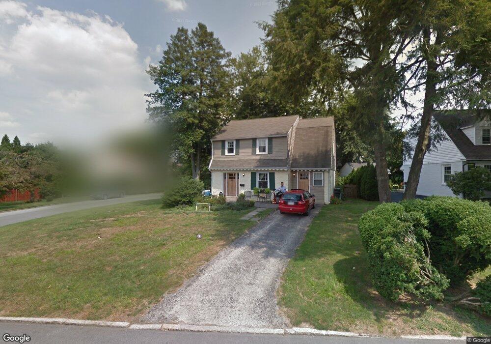 415 Locust Rd, Wayne, PA 19087 - photo 1