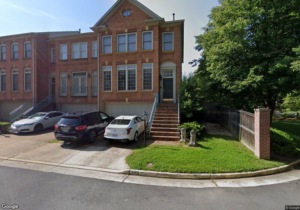 8047 Kidwell Town Ct, Vienna, VA 22182 - photo 1