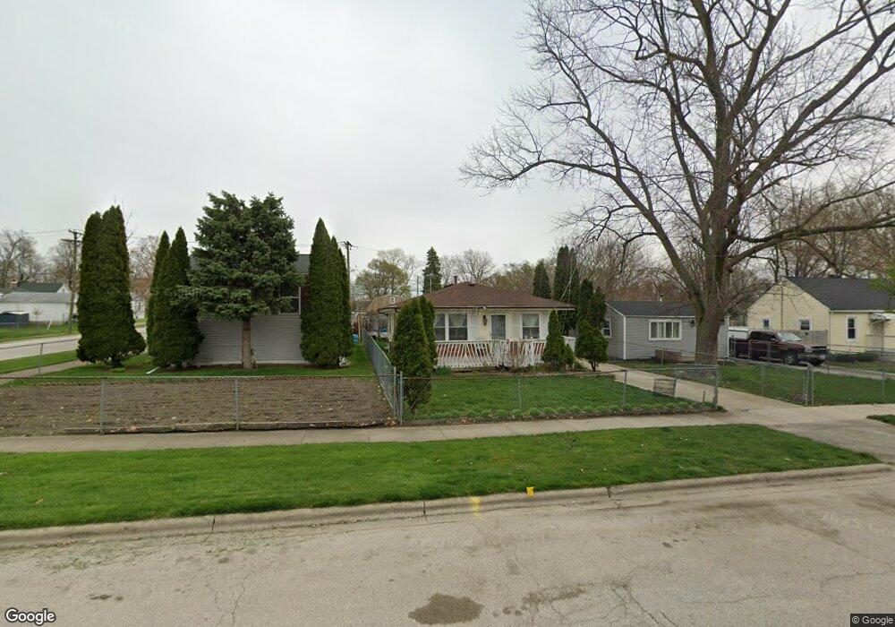 565 Howard Ave, Aurora, IL 60506 - photo 1