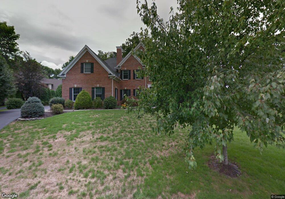 1639 Fieldstone St, Allentown, PA 18106 - photo 1