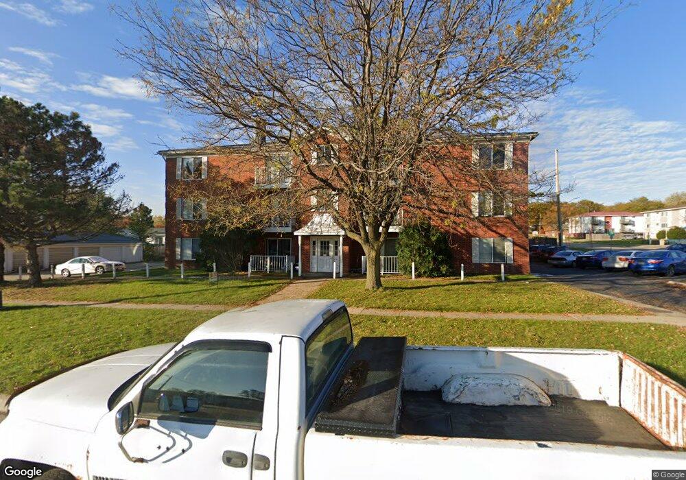 1050 Grand Ave unit 2, Marion, IA 52302 - photo 1