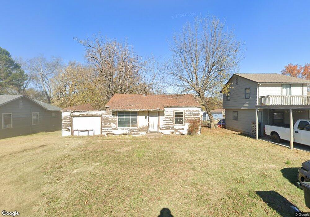 208 W Scott St, Henryetta, OK 74437 - photo 1