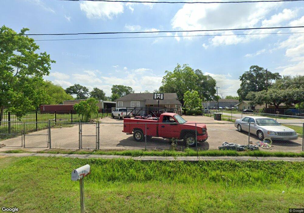 8710 Curry Rd, Houston, TX 77093 - photo 1